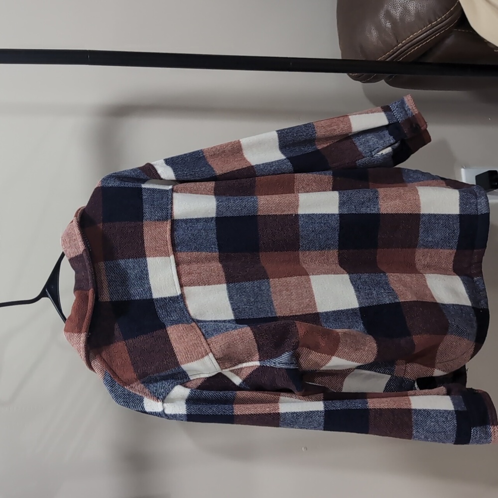 Shacket - Picture 3 of 3